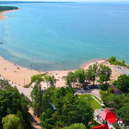 香树脂海滩度假村汽车旅馆 Balm Beach 外观 照片